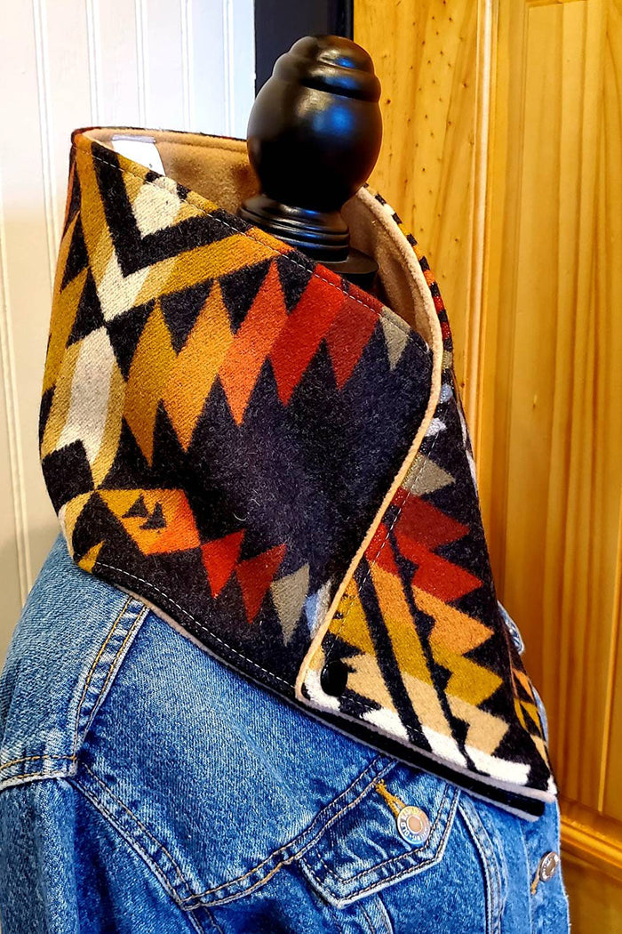 Pueblo Dwelling Cowboylife Wool Scarf
