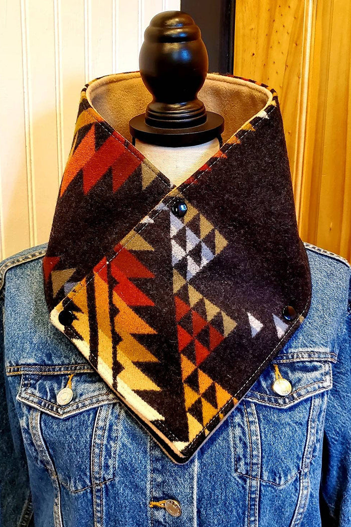 Pueblo Dwelling Cowboylife Wool Scarf