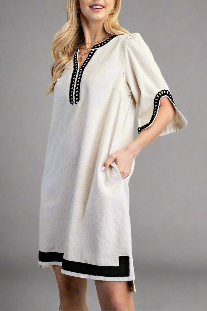 3/4 Sleeve Contrast Trim Notch Neck Shift Dress