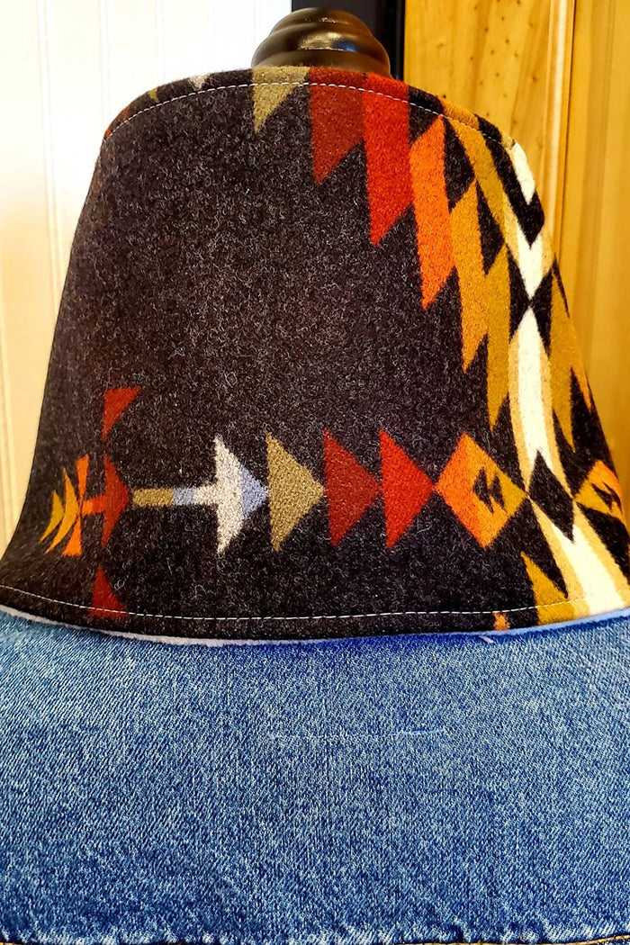 Pueblo Dwelling Cowboylife Wool Scarf